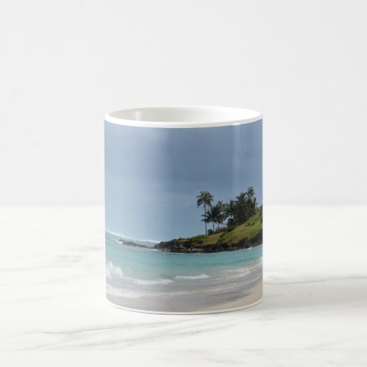 Der tropische Strand Kaffeetasse (Mittel)