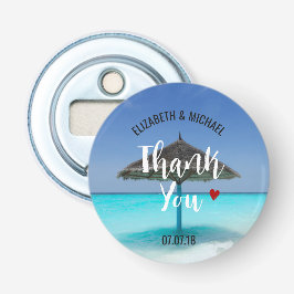 Der tropische Strand mit einer Sonnenschirmhochzei Flaschenöffner