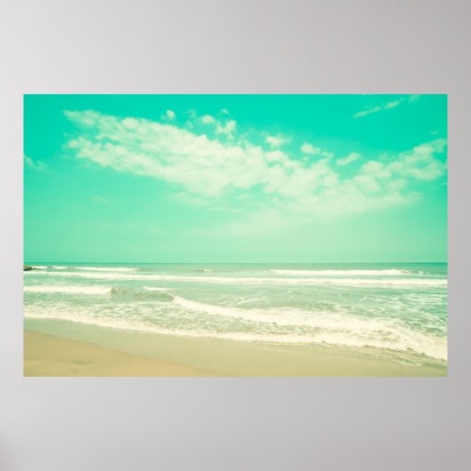 Der türkisfarbene Strand mit seinem Hintergrund, V Poster (Vorne)
