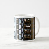 Der Unterschied-Motor Kaffeetasse (VorderseiteRechts)