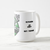 Der US-Militärpanzer "Im Ruhestand" Kaffeetasse (VorderseiteRechts)