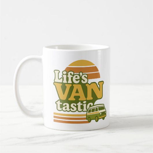 Der VANtastic Retro 70er Van Graphic von Life Kaffeetasse (Links)