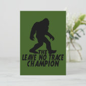Der Verlass No Trace Champion Funny Bigfoot Einladung (Stehend Vorderseite)