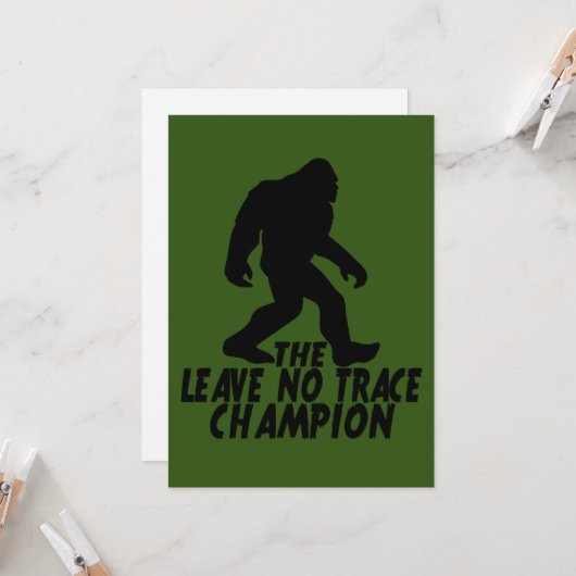 Der Verlass No Trace Champion Funny Bigfoot Einladung (Vorderseite/Rückseite Beispiel)