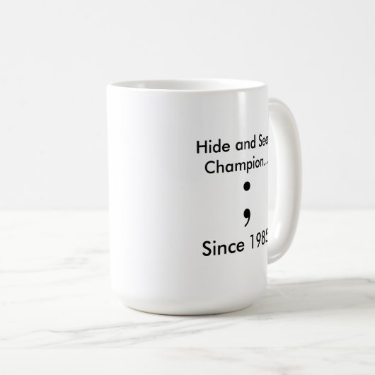 Der versteckte Semicolon Kaffeetasse (VorderseiteRechts)