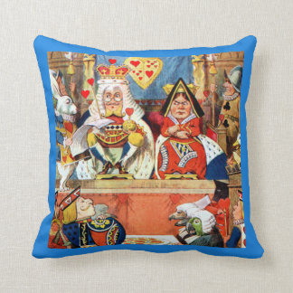 Der Versuch des Schurken der Herzen im Märchenland Kissen