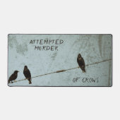 Der versuchte Mord an Krähen Humorvolles Mysterium Schreibtischunterlage (Vorderseite)