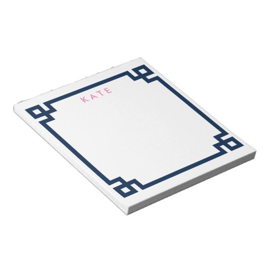 Der vorbereitete Schreibtisch Notepad mit griechis Notizblock (angewinkelt)