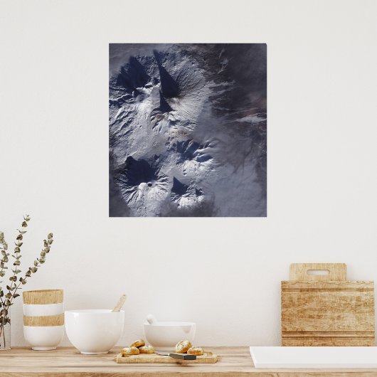 Der Vulkan Bezymianny zeigt ein bescheidenes Volum Poster (Küche)