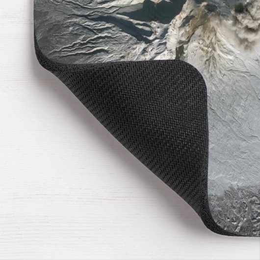 Der Vulkan Shiveluch in Russland Mousepad (Ecke)