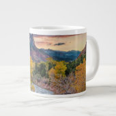 Der Wachmann im Herbst Jumbo-Tasse (Vorderseite Rechts)