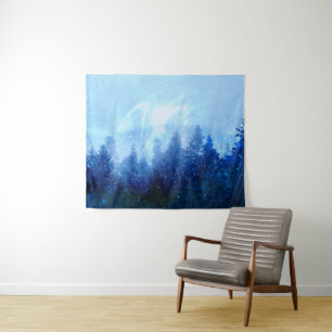 Der Wald erwacht aus dem Nebel Wandteppich