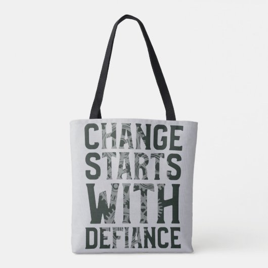 Der Wandel beginnt mit der Defiance Tote Tasche (Rückseite)