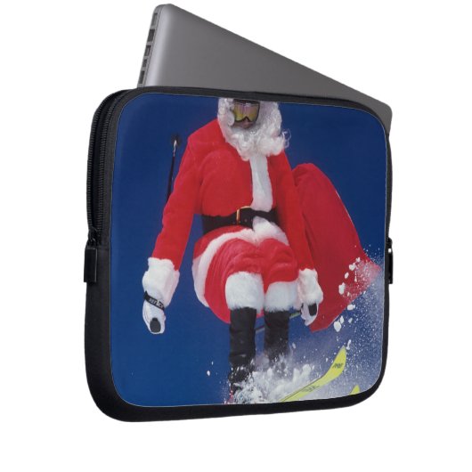 Der Weihnachtsmann auf Skiern springt von einem Ko Laptopschutzhülle (Vorne Rechts)