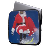 Der Weihnachtsmann auf Skiern springt von einem Ko Laptopschutzhülle (Vorderseite Links)