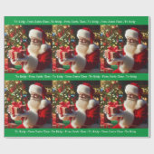 Der Weihnachtsmann fügt dem jungen Mädchen den Nam Geschenkpapier (Flach)