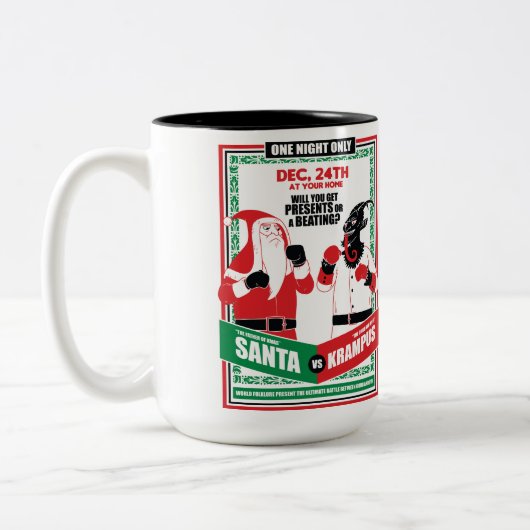 Der Weihnachtsmann gegen Krampus Boxing passt gut  Zweifarbige Tasse (Links)