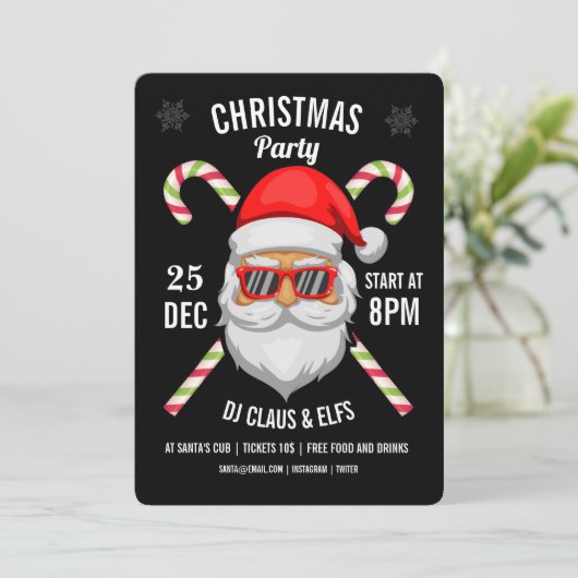 Der Weihnachtsmann hat eine Sonnenbrille Einladung (Stehend Vorderseite)