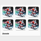 Der Weihnachtsmann ist glücklich Skifahren auf dem Quadratischer Aufkleber (Blatt)