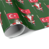 Der Weihnachtsmann mit der Flagge der Türkei Geschenkpapier (Rolleneckpunkt)