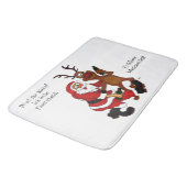 Der Weihnachtsmann mit Elch - heißes Fest Badematte (Schrägansicht)