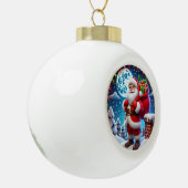 Der Weihnachtsmann präsentiert unter einem Sternen Keramik Kugel-Ornament (Links)