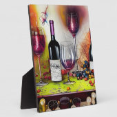 Der Wein schmeckt nach einem farbenfrohen Tischten Fotoplatte (Seite)