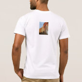 Der weiße T - Shirt der Männer mit Löweentwurf (Rückseite)