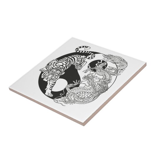 Der weiße Tiger gegen der grüne Drache in der Yin Fliese (Seite)