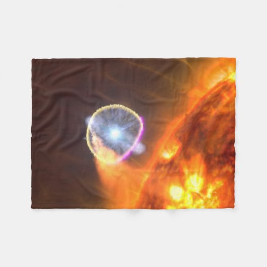 Der weiße Zwergstern in V407 Cygni Fleecedecke (Vorderseite (Horizontal))