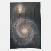 Der Whirlpool Galaxy M51 & Companion im Weltraum Geschirrtuch (Vertikal)