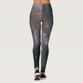 Der Whirlpool Galaxy M51 & Companion im Weltraum Leggings (Rückseite)