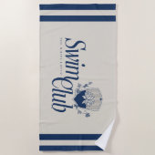 Der White Lotus Swim Club Strandtuch (Vorderseite)