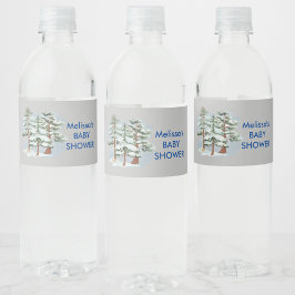 Der Winterwald trägt seine kalte Schneeflocke drau Wasserflaschenetikett