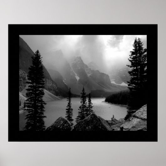 Der Wolkenbruch (grenzt an Schwarz und Weiß) Poster (Vorne)