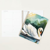 Der wunderschöne Schwan am See ist ein Ort zum Bad Planer (Anzeige)