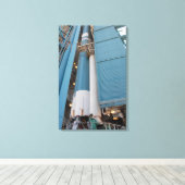 Der zweite Feststoffraketenmotor wird in den Plane Leinwanddruck (Insitu (Holzboden))