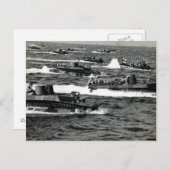 Der Zweite Weltkrieg US-Marines marschieren in Iwo Postkarte (Vorne/Hinten)