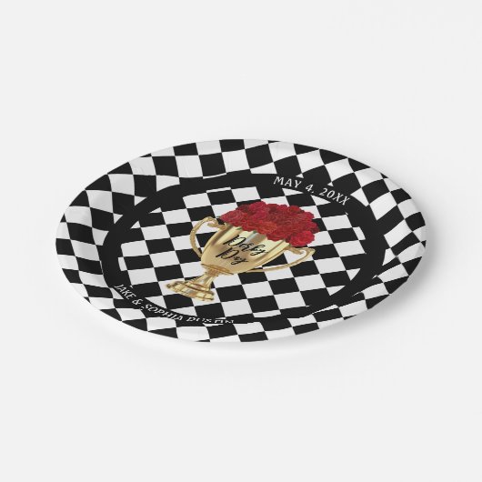 Derby Day Trophy and Roses Pappteller (Schrägansicht)