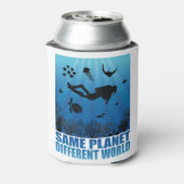 Derselbe Planet Anderer World Scuba Diver Dosenkühler (Kanne Rückseite)