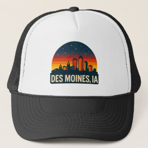 Des Moines Iowa Skyline   Retro Sunset Cityscape Truckerkappe