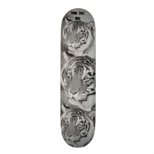 des Realistporträts der großen Katze des Tigers Skateboard