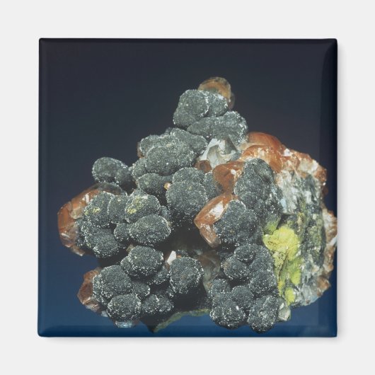 Descloizite auf Calcite Magnet (Vorne)