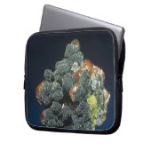 Descloizite auf Kalzit Laptopschutzhülle (Vorderseite Links)