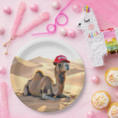 Desert Camel Wearing a Red Retired Cap Pappteller (Party)