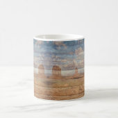 Desert Landscape Sandstone Buttes And Heavenly Sky Kaffeetasse (Mittel)