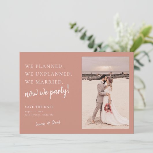Desert Pink Post Wedding Update Save the Date (Stehend Vorderseite)