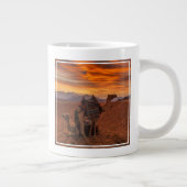Deserts | Bactrian Camel Egypt Sand Dune Jumbo-Tasse (Rechts)