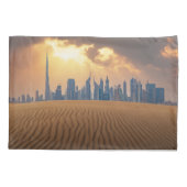 Deserts | Dubai's Skyline View from Sand Dune Kissenbezug (Rückseite)