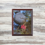 Desiderata Verse Red Fallen Leaf auf Water Plaque Awardplakette<br><div class="desc">Die Holzwandplakette zeigt das Foto eines gefallenen,  roten Ahornblattes auf der Wasseroberfläche sowie den inspirierend Vers aus dem berühmten Desiderata Gedicht von Max Erhmann. Wählen Sie Ihre Wandplakatgröße aus. Ein nachdenkliches Geschenk für Familie und Freunde!</div>